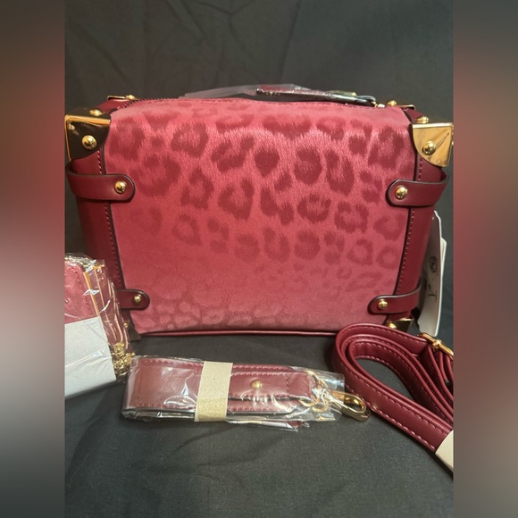 Stylish Red Leopard Print Women's Bag - Picture 3 of 8